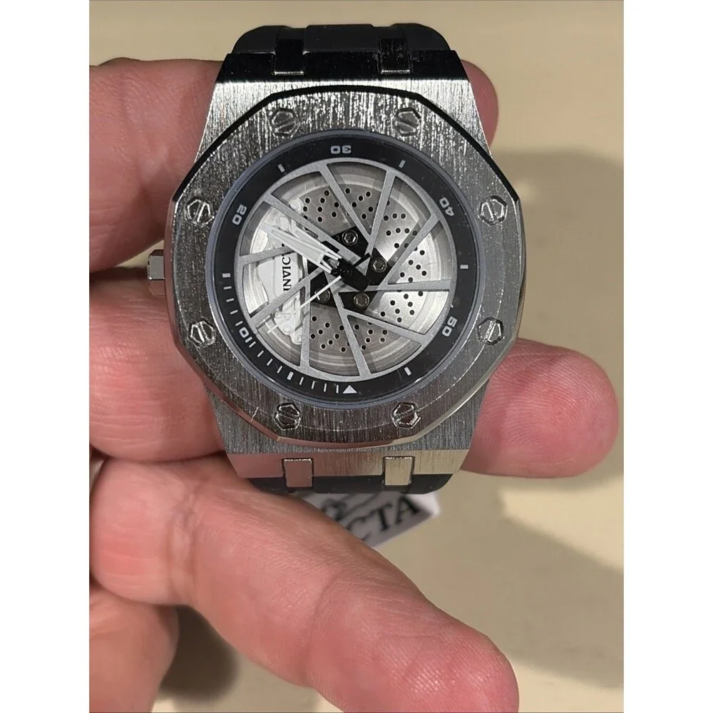 Invicta Speedway Rim 70038 Men’s Black Silicone Strap Quartz Watch New in Box